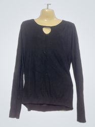 Top preto de manga longa com detalhe em renda