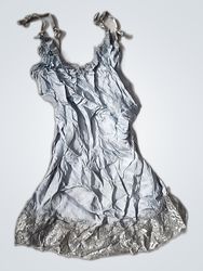 Roupa Azul Claro Rasgada