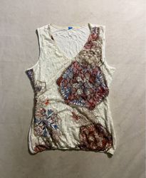 White Sleeveless Top with Lace and Floral Print