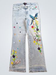Willi Smith Women's Light Wash Embroidered Flare J..