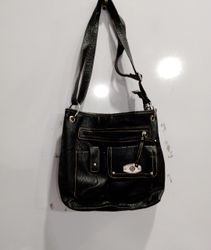 Black shoulder bag