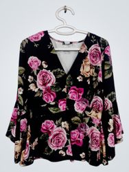 Schwarzes Oberteil mit Blumenmuster, peplum und Tr..