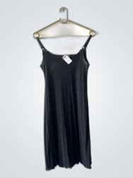 Schwarzes Kleid