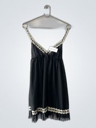 Vestido com Renda Preta