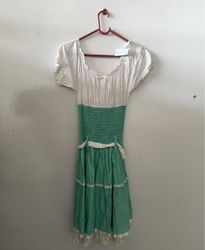 Robe verte et blanche