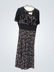 Schwarzes Blumen Kleid