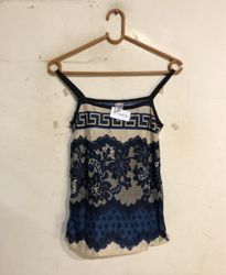 Top de Renda Azul e Branco