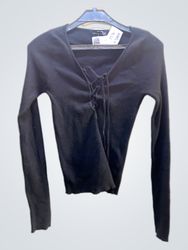 Kendall & Kylie Schwarzer Schnür-Ripp-Pullover