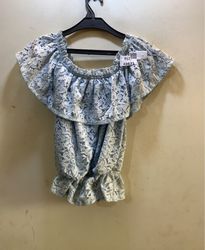 FaithVintage Off-the-shoulder Lace Top