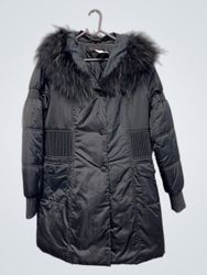 Casaco Puffer Preto Elisa Rosa com Capuz de Pele