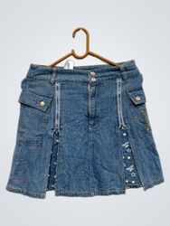 Mini gonna di jeans con dettagli con zip e motivo ..