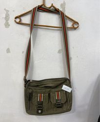 Khaki Umhängetasche mit orangefarbenen und grauen ..