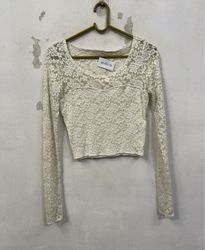 Abercrombie & Fitch Lace Long Sleeve Crop Top