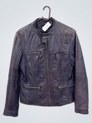 Lila Lederjacke