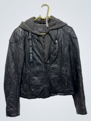 Mustang Kapuzenjacke aus Kunstleder