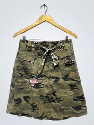 Falda de camuflaje Miss Sixty con detalle de flor