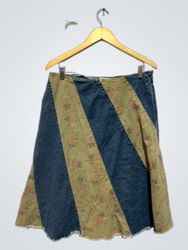 Falda midi de mezclilla y patchwork floral de St. ..