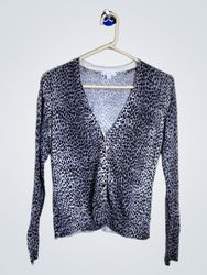 Cardigan de estampado de leopardo de New York & Co..