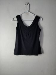 Schwarzes ärmelloses V-Ausschnitt-Shirt