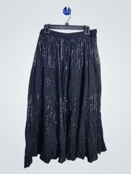 Falda maxi de vestir en capas de lentejuelas negra..