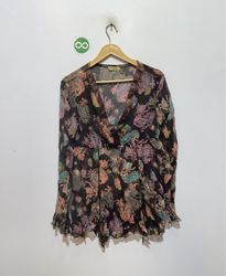 Blusa con estampado floral negro Miss Swan