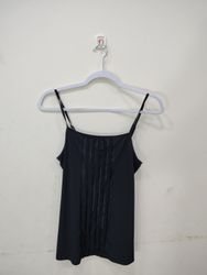 Die Limited Black Camisole mit Bänder-Detail