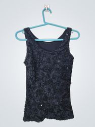 Top de tank floral com paetês pretos