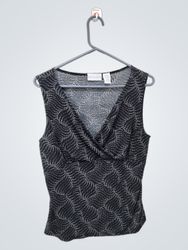 Jaclyn Smith ärmellose Bluse