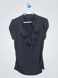 Top con escote fruncido negro de Her Soul