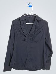 Camisa de botón con cuello fruncido negro de Expre..