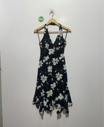Abito a halter floreale bianco e nero