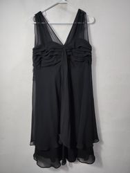 SANDRA DARREN Black V-Neck Ruffled Sheath Dress Si..