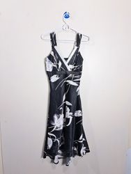 Robe midi imprimée florale noire POMY