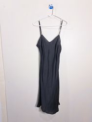 Robe noire en satin