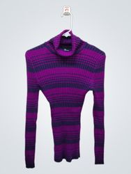 Suéter de gola alta listrado azul e roxo da It’s O..