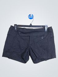 Shorts à détail de bouton noir Rampage