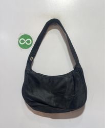 Black shoulder bag