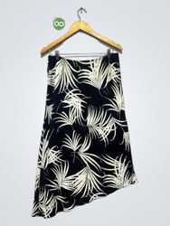Black and white palm leaf print skirt size 14