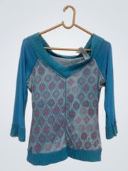 Blue and pink patterned v-neck long sleeve shirt