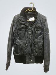 Bomber in pelle nera