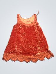 Vestito con rifinitura in pizzo e velluto