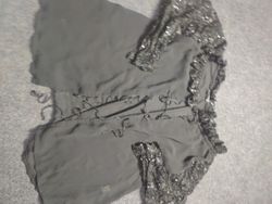 Robe noire à sequins