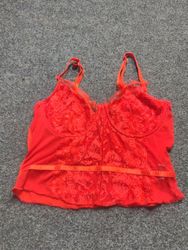 Orangefarbene Spitzen-Camisole