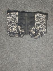 Black lace strapless bra