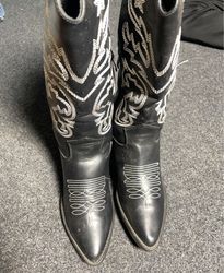Black Cowboy Boots with White Stitching
