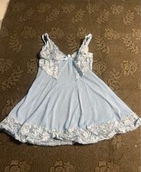 Avidlove Baby Blue Chemise en dentelle