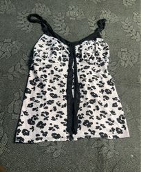 Black and white floral print camisole with black t..