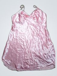 Robe nuisette en satin rose