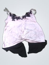 Camisetas de alça e bonés de beisebol