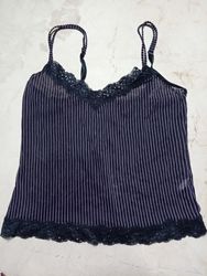 Camisola Feminina Preta Listrada com Renda